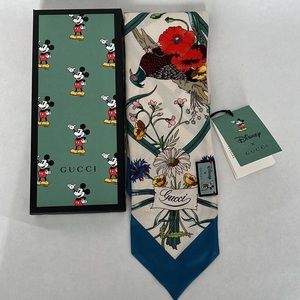 Gucci scarf